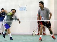 Menkeu Badminton Bareng Rudi Hartono dan Taufik Hidayat