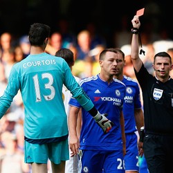Courtois Memang Layak Diganjar Kartu Merah