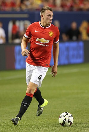 MU Ditinggal Phil Jones Minimal Tiga Pekan