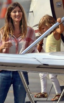 Penampilan Gisele Bundchen Pasca Gosip Operasi Mata dan Payudara