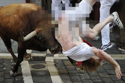 Tragis, Traveler Tewas Diseruduk Banteng Festival di Spanyol