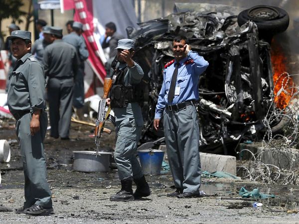 Bom Mobil Tewaskan Empat Orang di Afghanistan