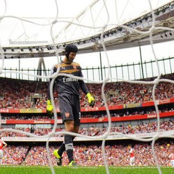 Petr Cech dan Arsenal yang Konsisten Tampil Tidak Konsisten