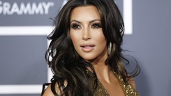 Pamer Dada di Instagram, Kim Kardashian Dicela