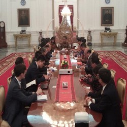 Menteri Pembangunan dan Reformasi China Temui Jokowi di Istana Merdeka