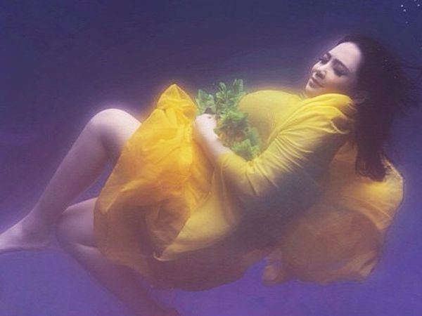 Foto Underwater Nagita Slavina Hamil Ini Wow Banget