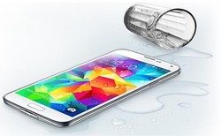 Jangan Panik! Ini Pertolongan Pertama Saat Ponsel Tercebur