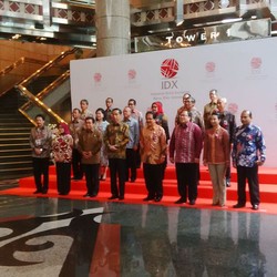 Di depan Jokowi, Ketua OJK Umumkan Dana Ganti Rugi Investor Naik Jadi Rp 100 Juta