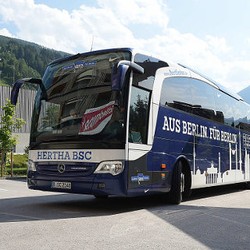 Bus Tim Hertha Berlin Ditembak Orang Tak Dikenal