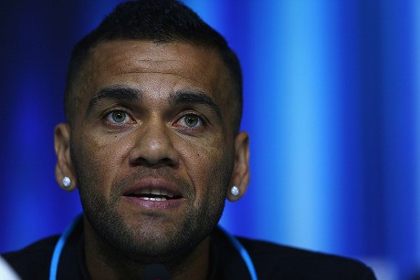 Alves Tolak Label Favorit