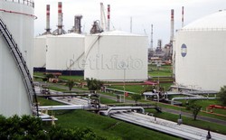 Bangun Smelter dan Kilang Minyak, Investor Dapat 2 Vitamin