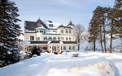 8 Kastil Bak Negeri Dongeng, Bisa Menginap di Sini! (1)