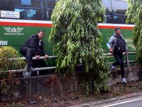 Penumpang Diturunkan di Pinggir Tol