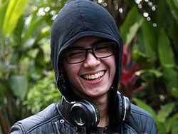 Prilly Kasus dengan Hater Hingga Tes Keperawanan, Aliando Emosi