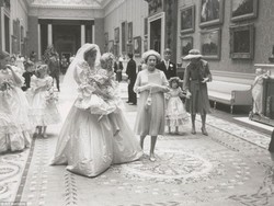 Beredar Foto-foto di Balik Layar Pernikahan Pangeran Charles dan Putri Diana