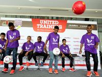 Tujuh Anak Indonesia Dikirim ke Manchester United Soccer School