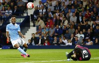 Pada pertandingan di The Hawthorns, Selasa (11/8/2015) dinihari WIB, City memasang pemain barunya, Raheem Sterling, sebagai starter. Sementara itu, striker andalan mereka, Sergio Aguero, mengawali laga dari bangku cadangan. Reuters/Jason Cairnduff Livepic.