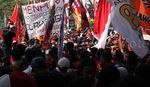 Jakmania Demo Kantor Menpora
