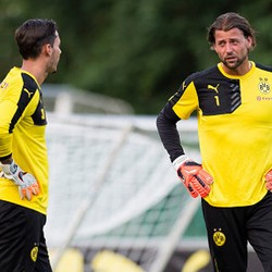 Siapa Kiper Nomor Satumu, Dortmund?