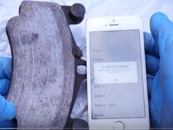 Sanggupkah iPhone Jadi Kampas Rem Porsche?