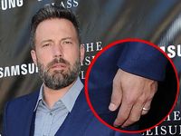Ben Affleck Masih Kenakan Cincin Kawin