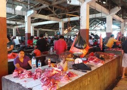 Inikah Pasar Paling Ekstrem di Indonesia?