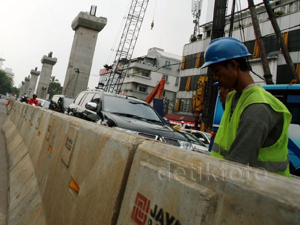 Melihat Proyek Lanjutan Tiang MRT di Blok M