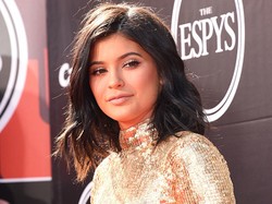 Baru 2 Hari Berusia 18, Kylie Jenner Sudah Dapat Tawaran Jadi Bintang Porno