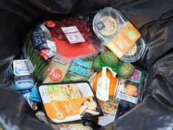 Inggris Lebih Banyak Buang Makanan Dibandingkan Negara Eropa Lainnya