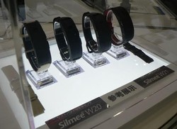 Toshiba Pamer Gelang Pintar Serba Bisa