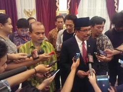 Sofyan Djalil Kaget Diberi 7 Buku Saat Sertijab Oleh Andrinof