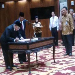Sofyan Djalil Serahkan Jabatan Menko Ekonomi ke Darmin Nasution