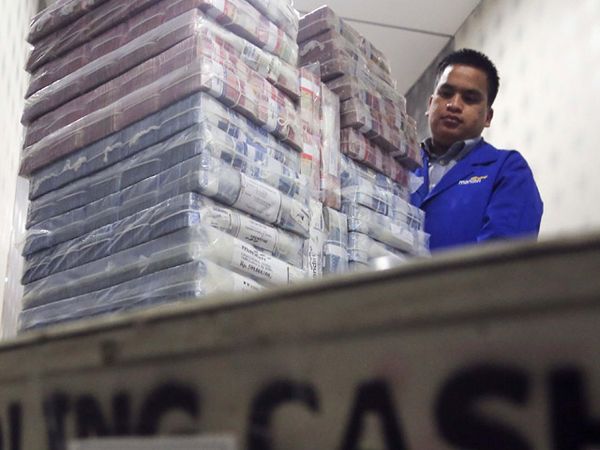 Rupiah Melemah Terhadap Dolar