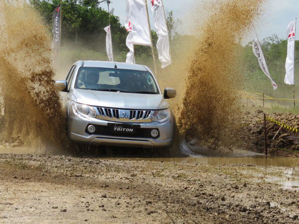 Mitsubishi Luncurkan Pikap Triton