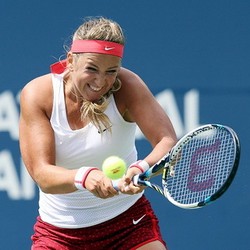Azarenka Lewati Babak Pertama