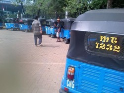 Kado HUT ke-70 RI dari PGN, Gratis Naik Bajaj Keliling Jakarta