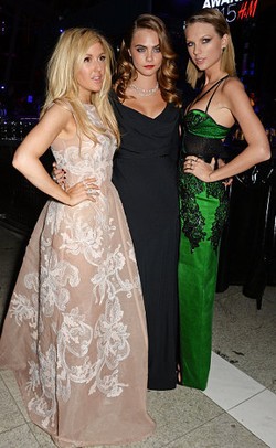 Ucapkan Selamat Ultah, Taylor Swift Pamer Foto Seksi Cara Delevingne