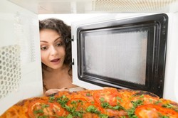 Mau Masak Kentang dan Telur dalam Oven Microwave? Perhatikan Lama Memasaknya