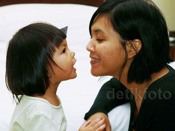 Kebersamaan Denada dan Putri Kesayangannya