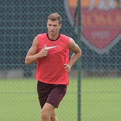 Pjanic Mantapkan Langkah Dzeko ke Roma