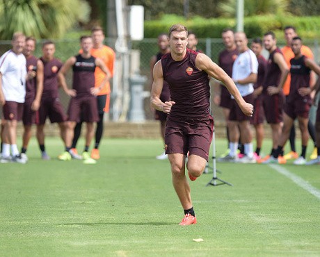 Dzeko Siap Antar Roma Raih Target Besar