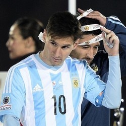 Martino Bantah Rumor Messi Akan Pensiun dari Timnas Argentina