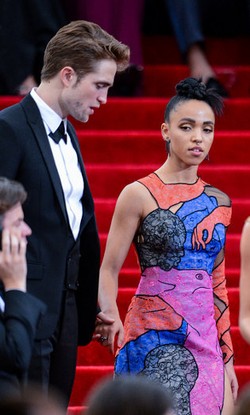 Agar Tahan Banting Saat Pasangan Di-Bully Karena Tampilan Fisiknya