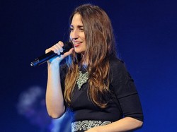 Sara Bareilles Debut di Broadway Lewat Waitress