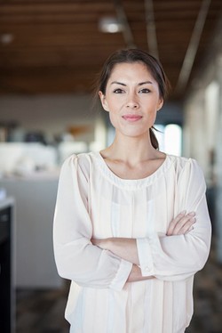 Ini Tantangan Pekerja Wanita Saat Menjadi Minoritas di Antara Pria