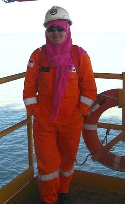 Minoritas di Antara Pria, Ini Kisah Shabrina Si Inspektur Tangki Gas