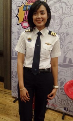 Sarah Widyanti, Pilot Cantik yang Taklukkan Pesawat Boeing Hingga Airbus