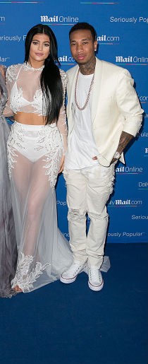 Liburan Bareng di Meksiko, Kylie Jenner Mesra dengan Tyga