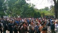 Ribuan Warga Ramai-ramai Daftar Go-Jek