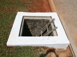 Sensasi Masuk Bunker Rahasia di Jakarta